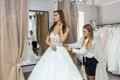 Tipping Bridal Consultants: Your Guide to Gratuities When Trying on Wedding Dresses