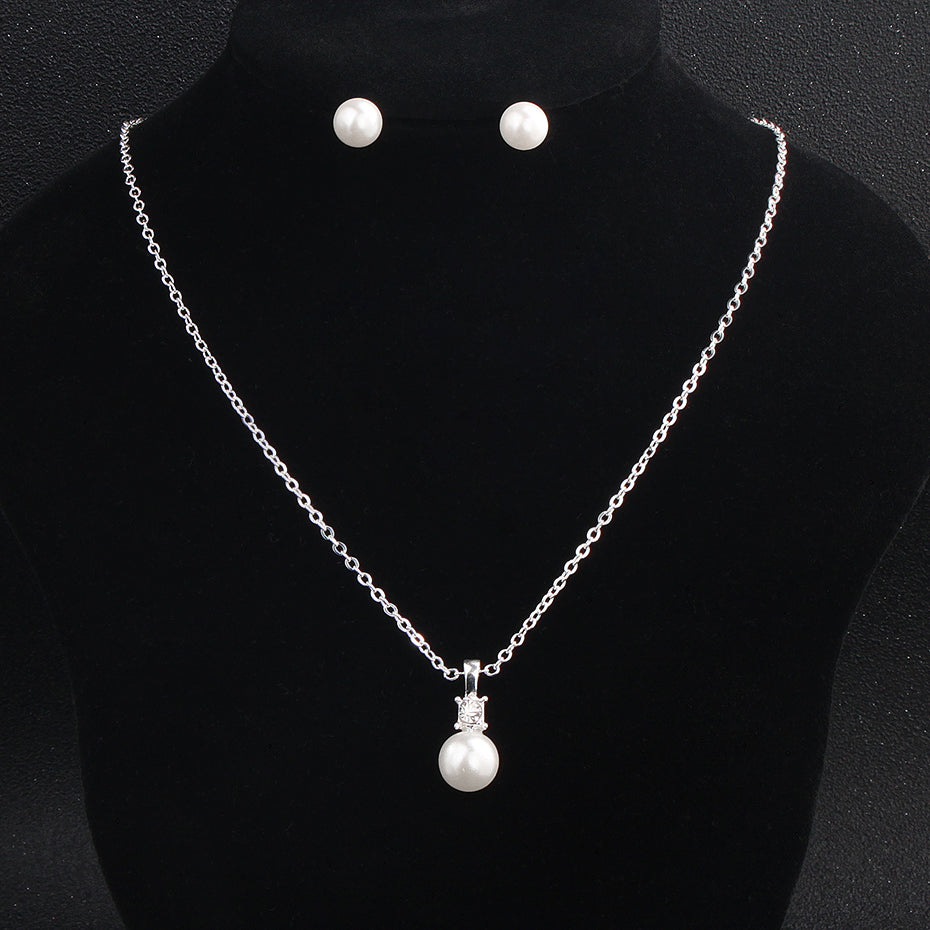 Pearl pendant necklace and stud earring set