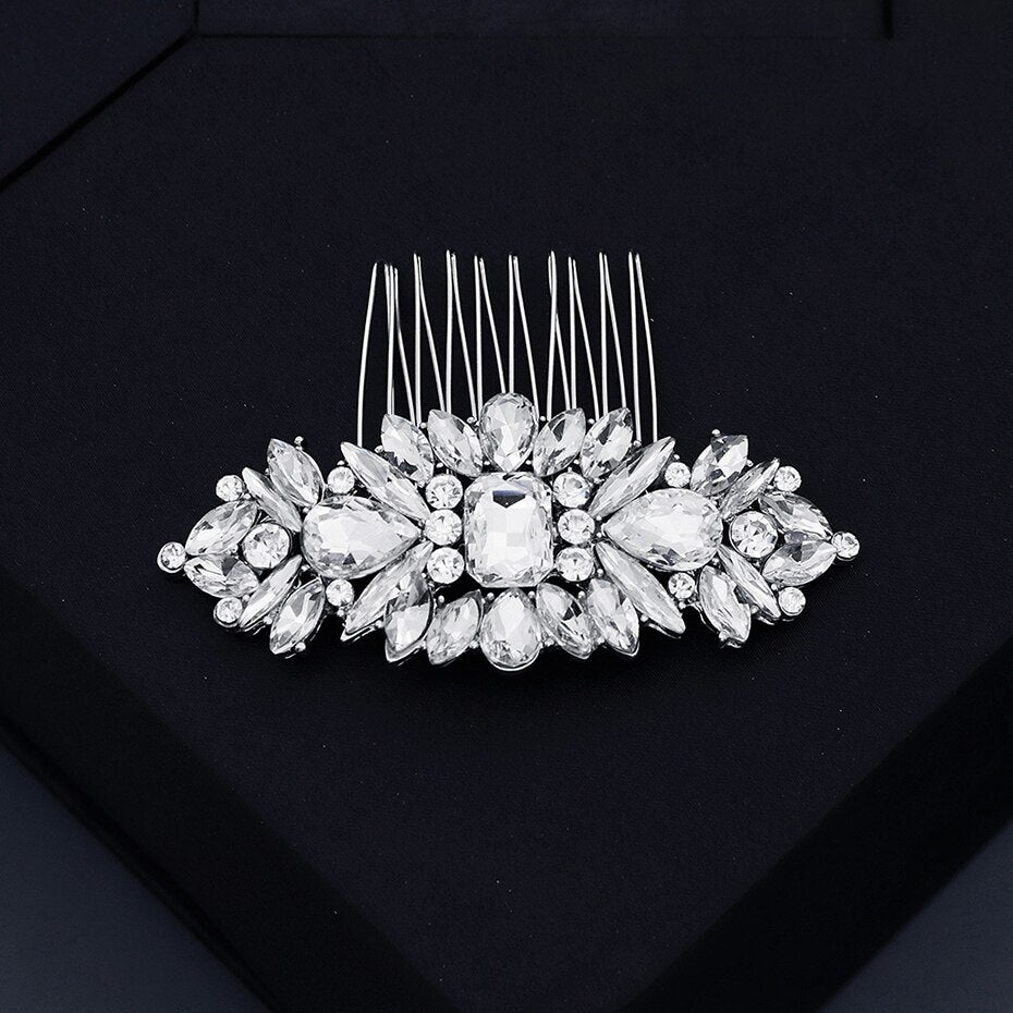 A Bergamot Bridal Antique Style Crystal Hair Comb, perfect for bridal shops.